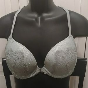 Victoria Secret Front Closure Push Up Bra NWOT